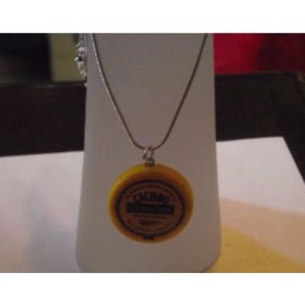 Collier breloque boite cachou (fimo)