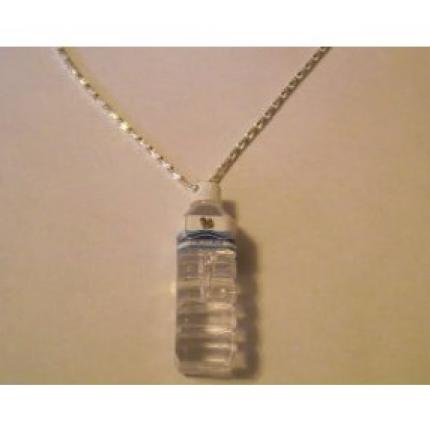 Collier bouteille d eau original et pas courent (plastique)