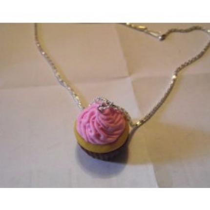 collier tartelette framboise dessous marron foncer