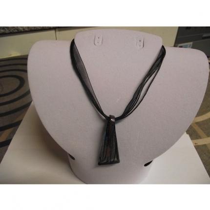 Collier-Murano-noir-motif doré