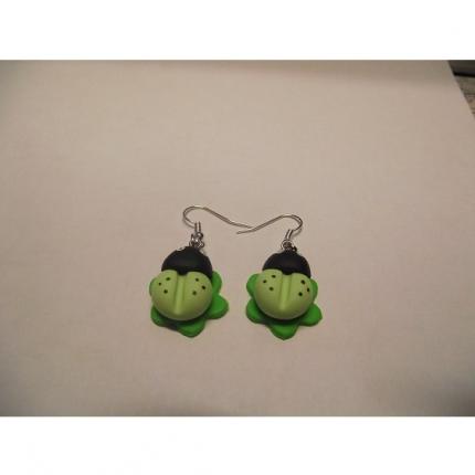 Boucle d oreille -coccinelle-vert